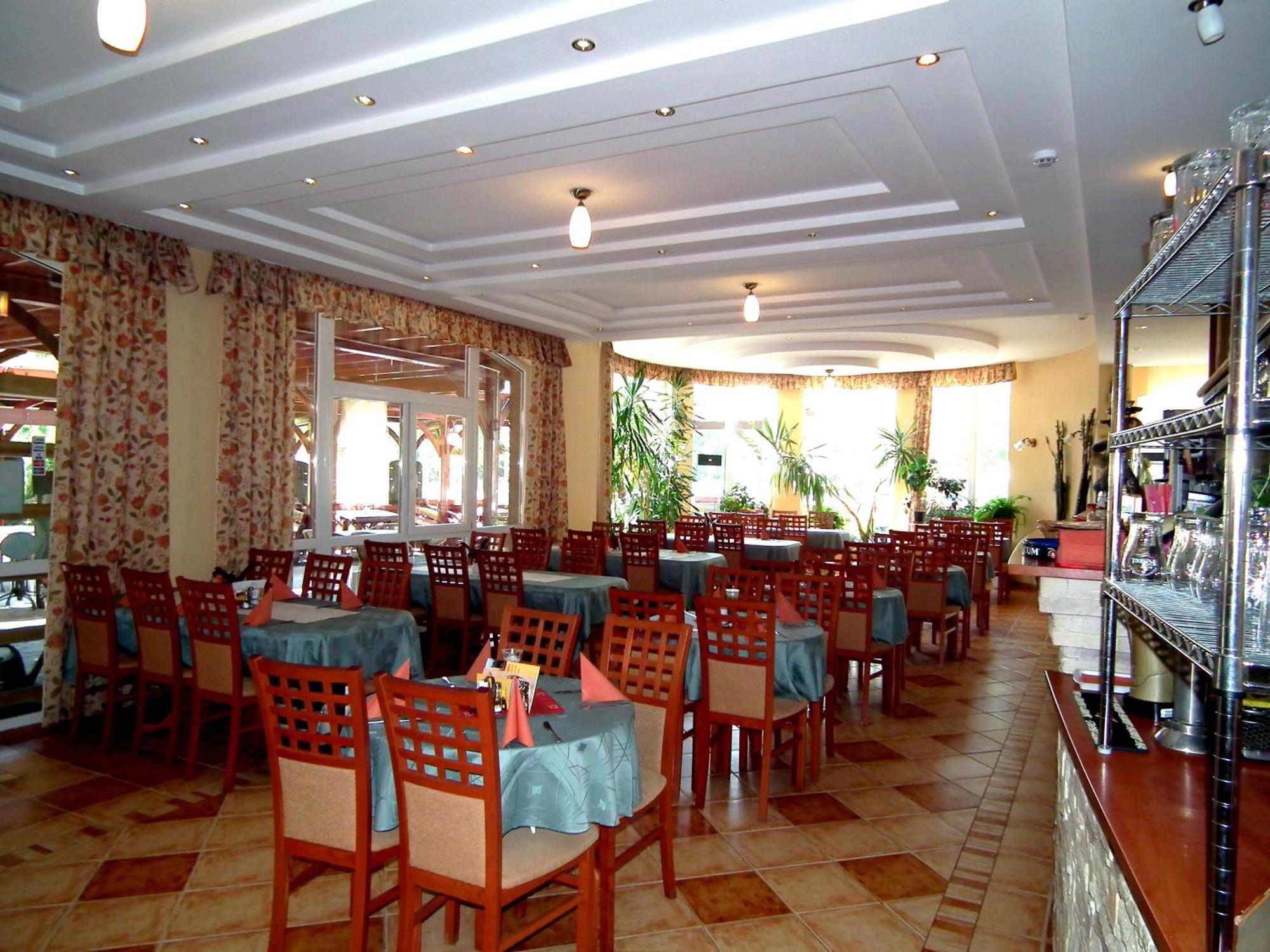 Hotel Jarja Hajdúszoboszló Extérieur photo