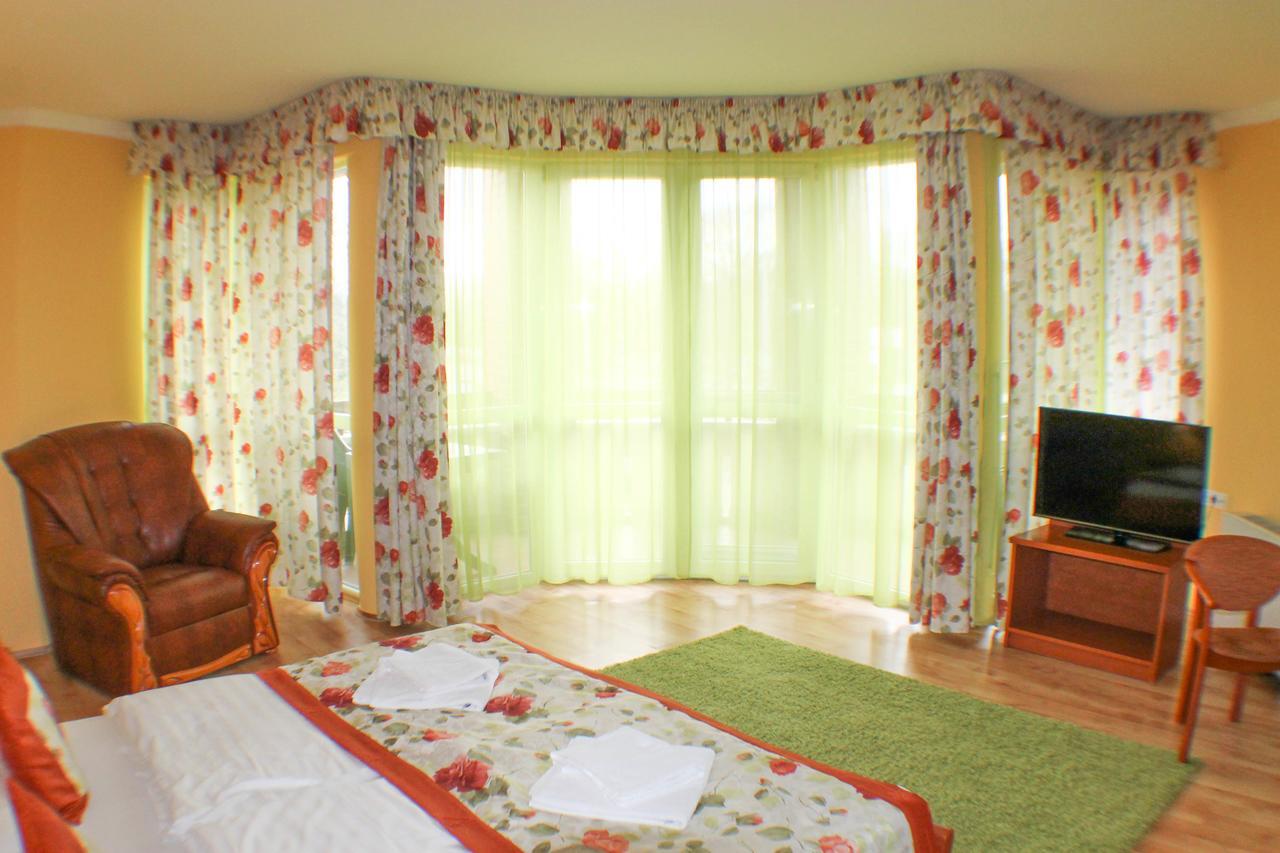 Hotel Jarja Hajdúszoboszló Extérieur photo
