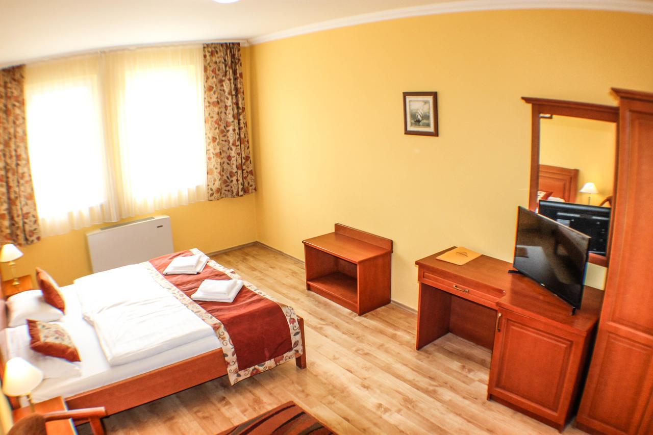 Hotel Jarja Hajdúszoboszló Extérieur photo