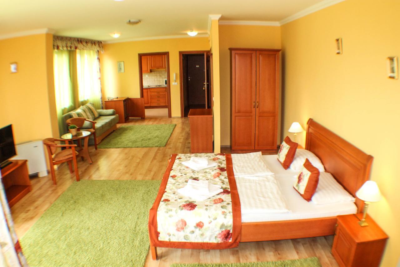 Hotel Jarja Hajdúszoboszló Extérieur photo