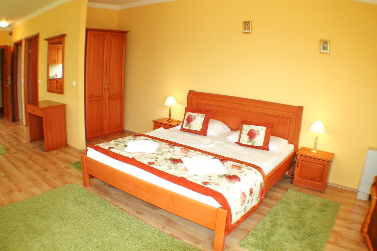 Hotel Jarja Hajdúszoboszló Extérieur photo