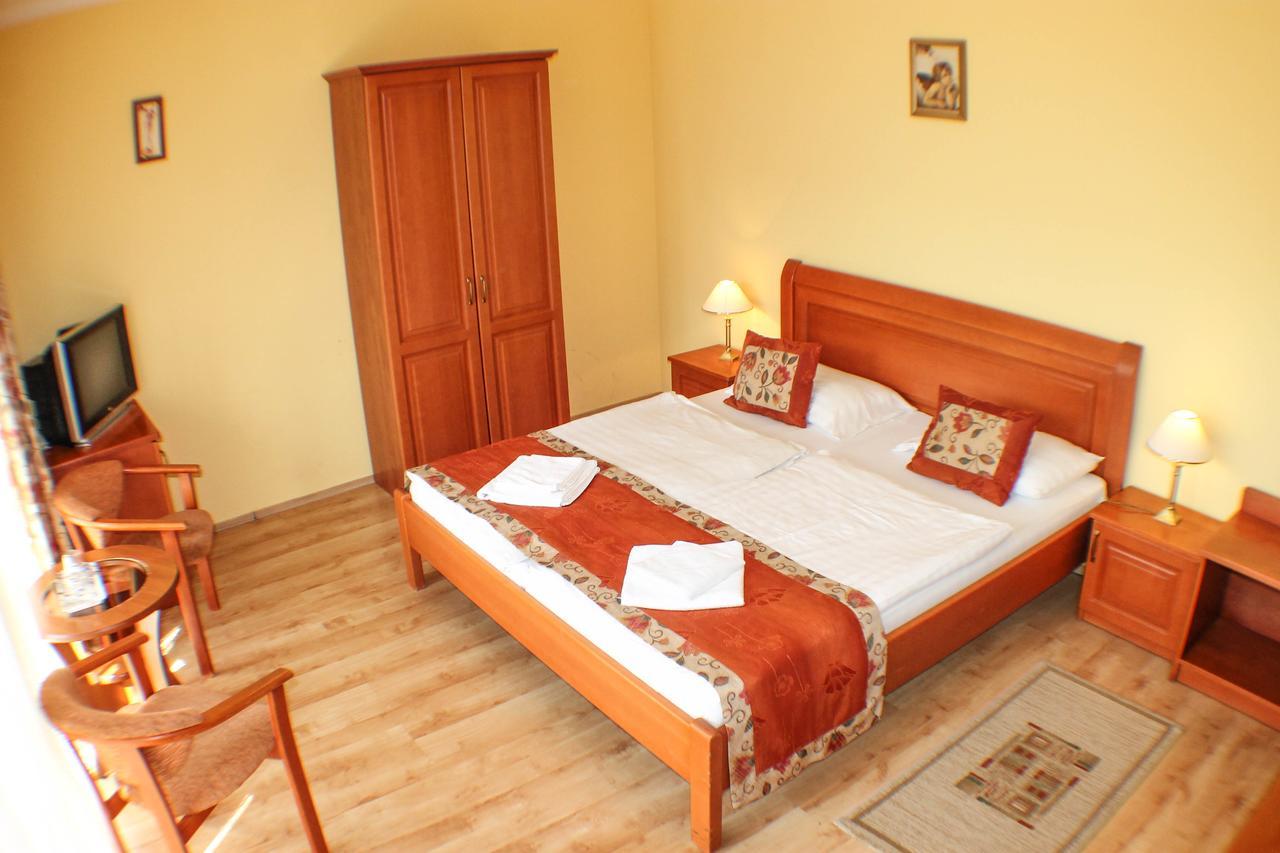 Hotel Jarja Hajdúszoboszló Extérieur photo