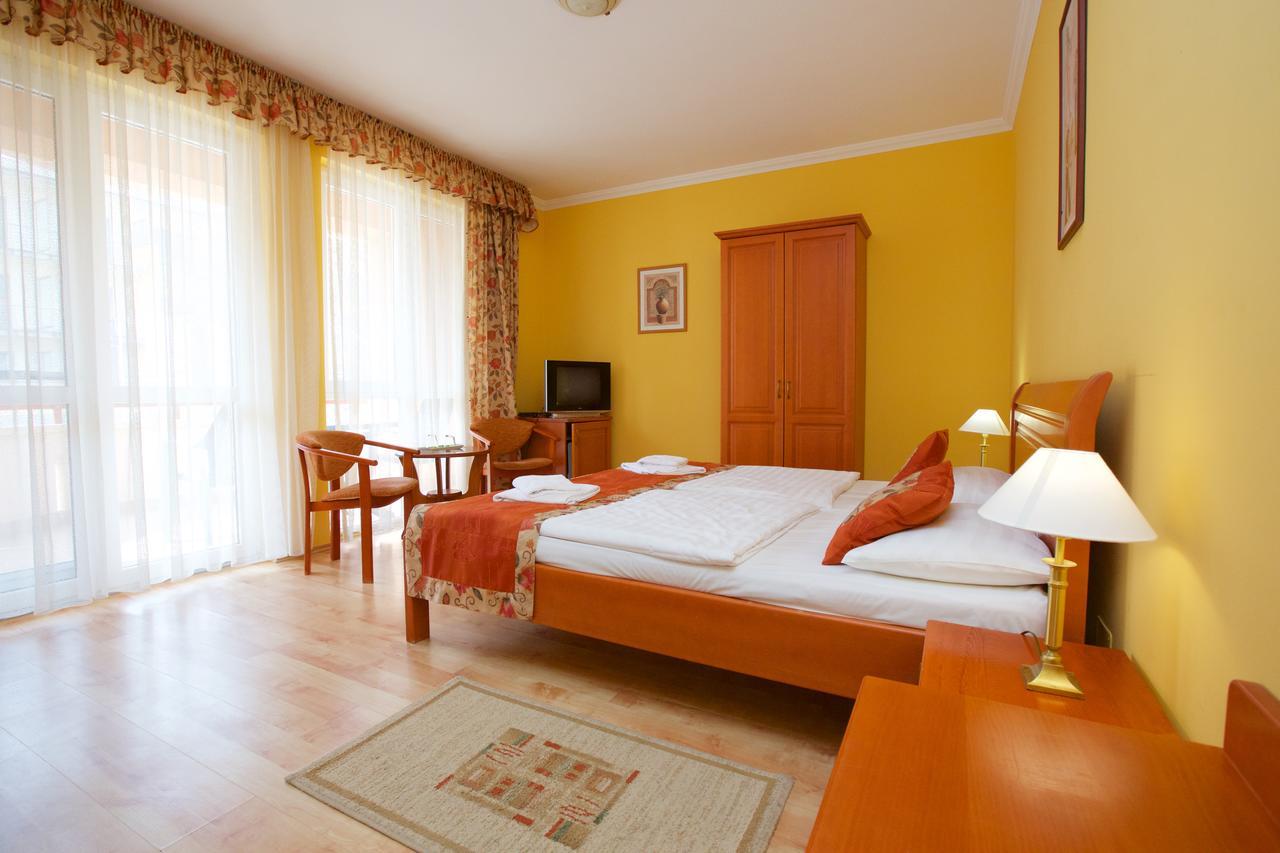 Hotel Jarja Hajdúszoboszló Extérieur photo