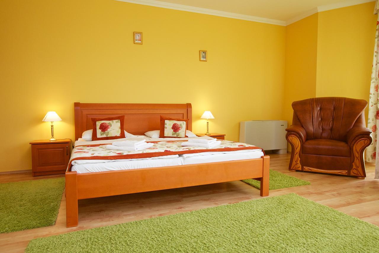 Hotel Jarja Hajdúszoboszló Extérieur photo