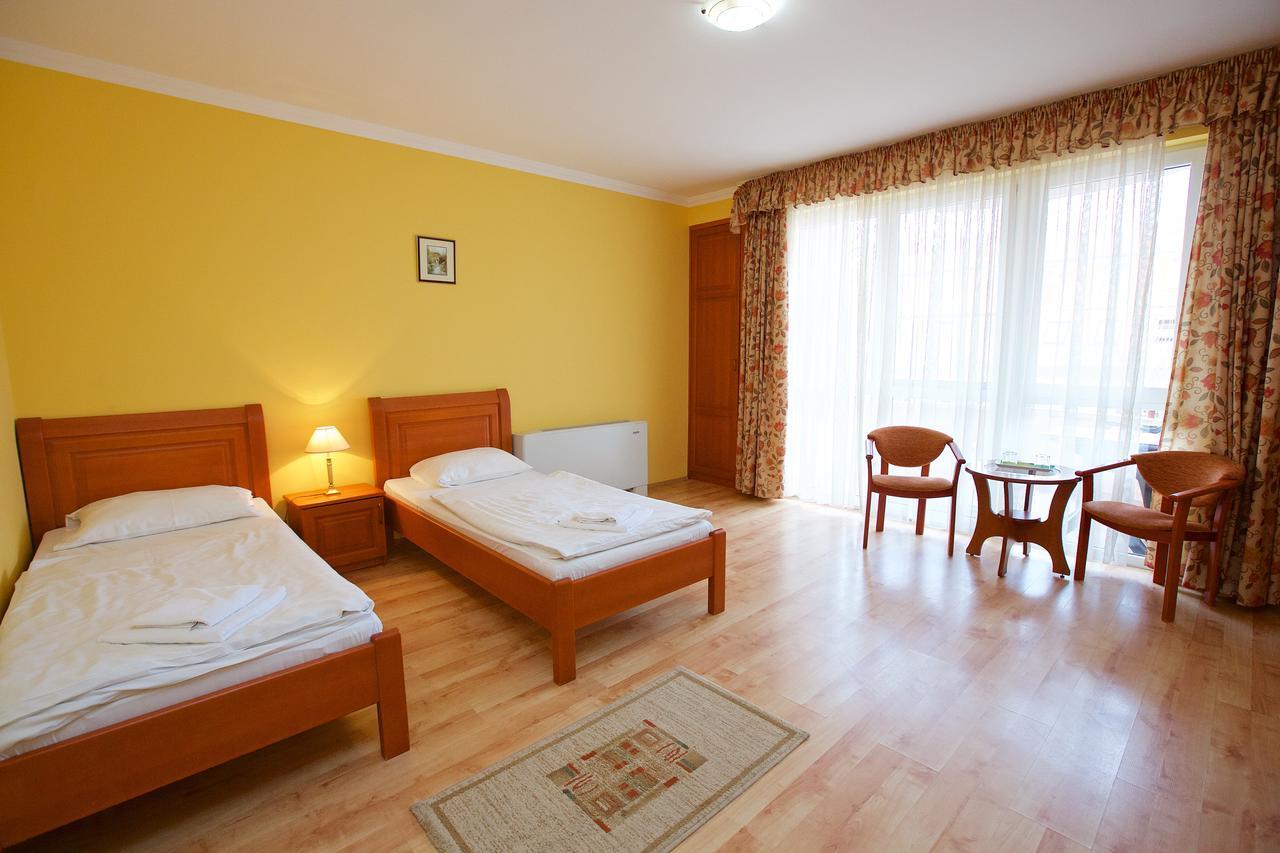 Hotel Jarja Hajdúszoboszló Extérieur photo