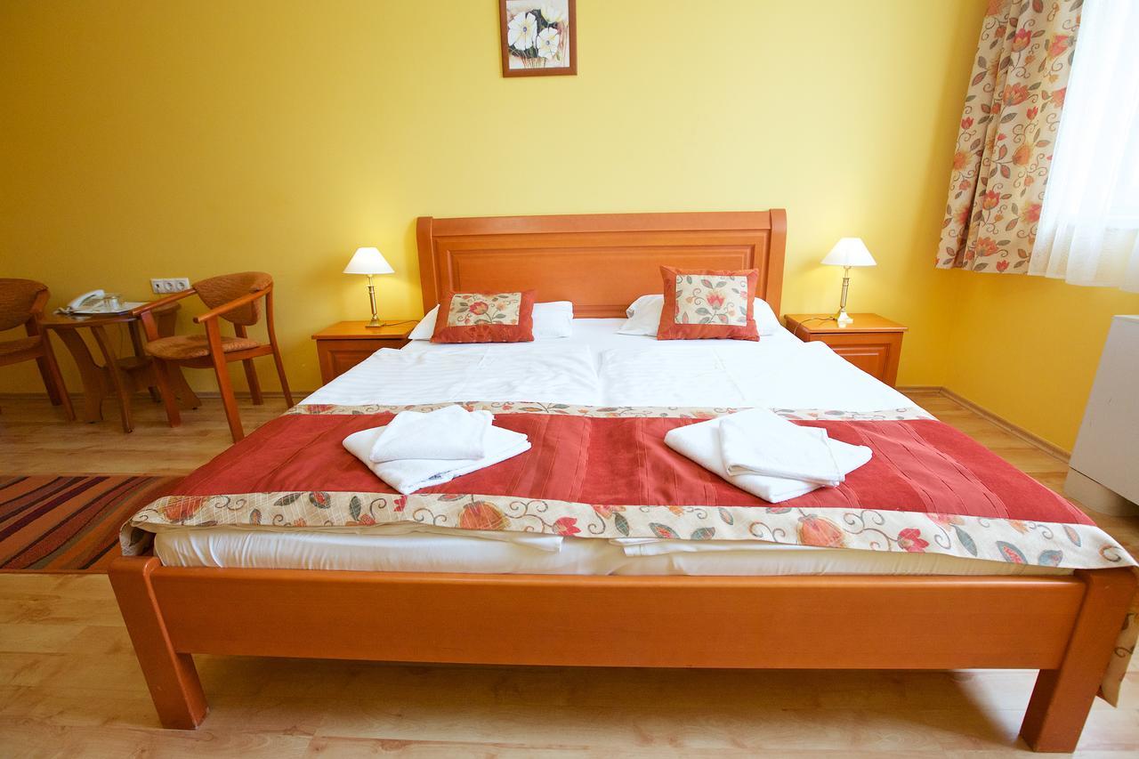 Hotel Jarja Hajdúszoboszló Extérieur photo