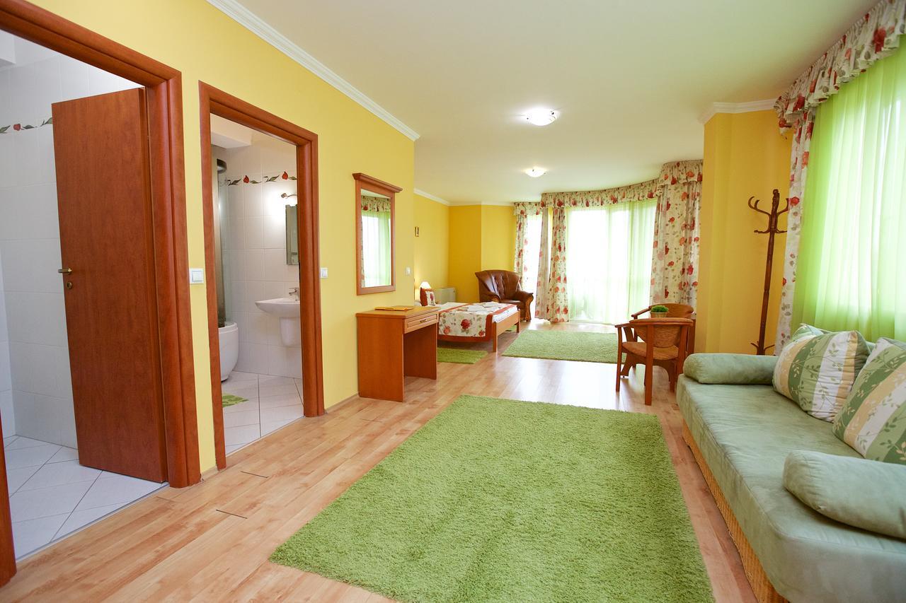 Hotel Jarja Hajdúszoboszló Extérieur photo