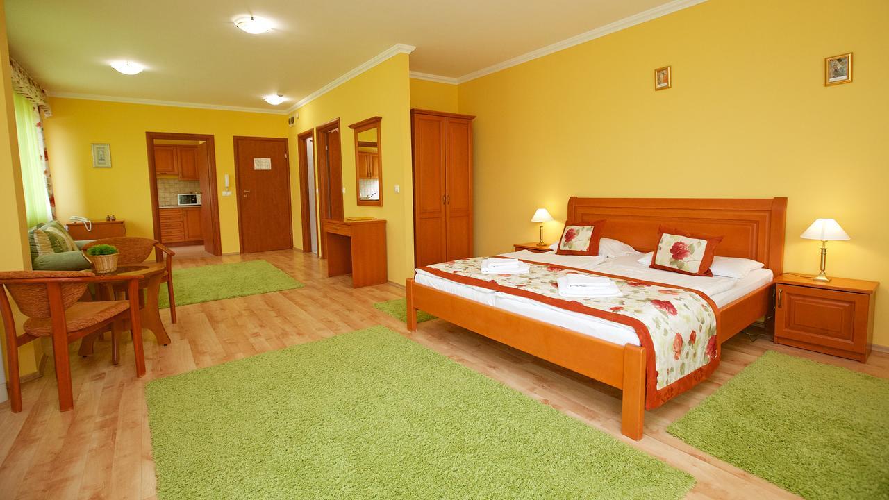 Hotel Jarja Hajdúszoboszló Extérieur photo