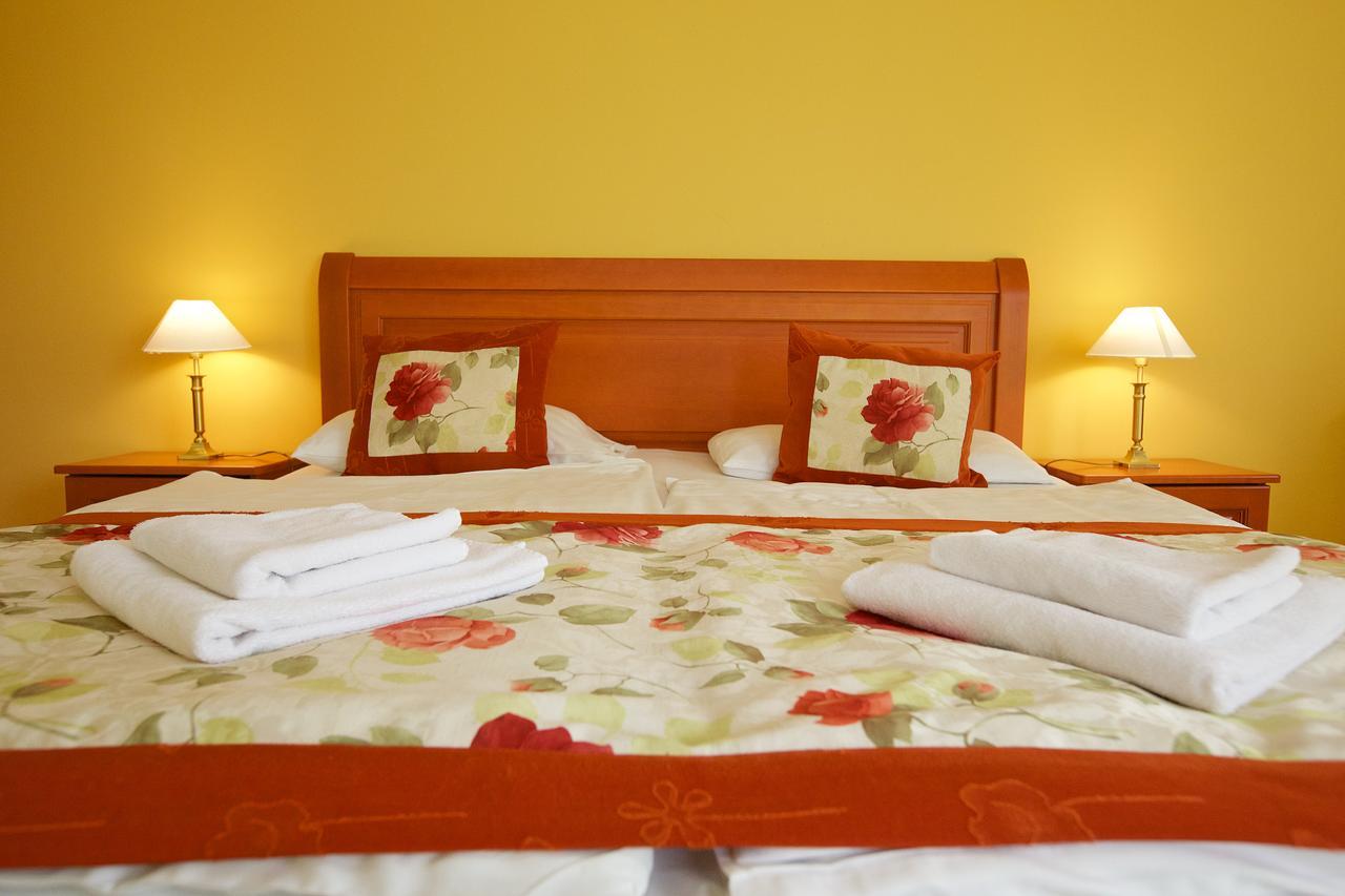 Hotel Jarja Hajdúszoboszló Extérieur photo