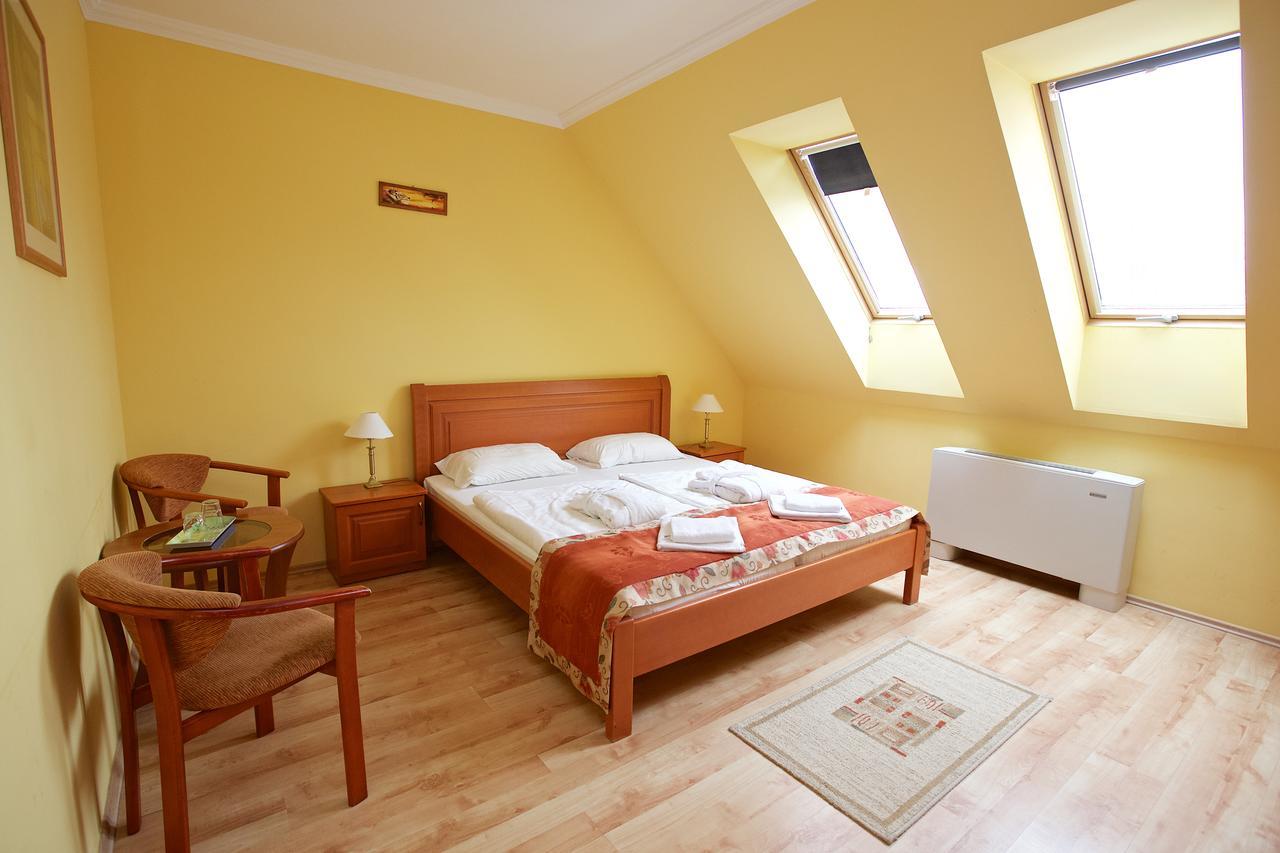 Hotel Jarja Hajdúszoboszló Extérieur photo